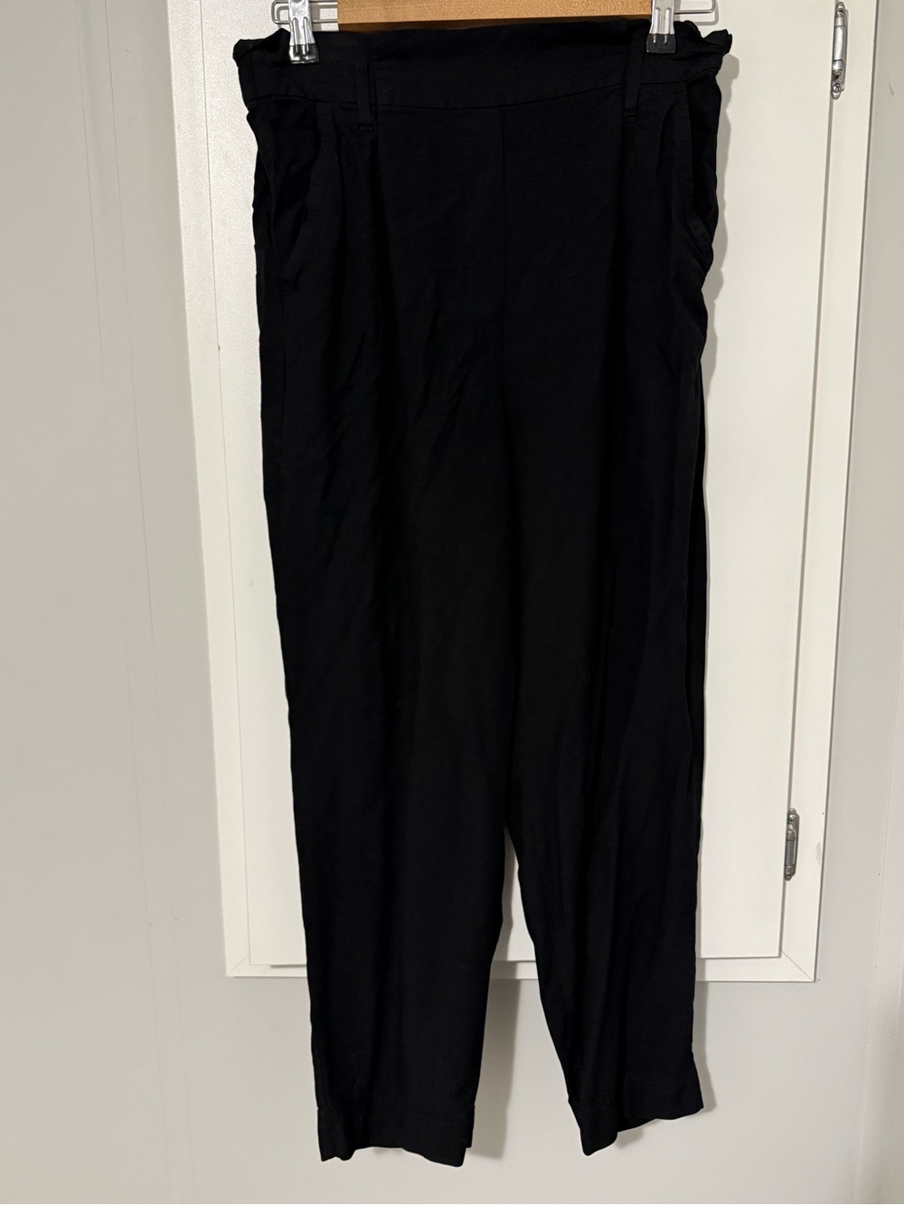 183. H&M Viscose Black Women’s Dress Trousers - Straight Tailored Fit